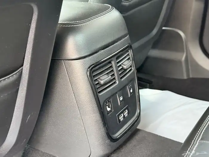 كرايزلر C300s موديل 2021 عالشرط نظيف 32