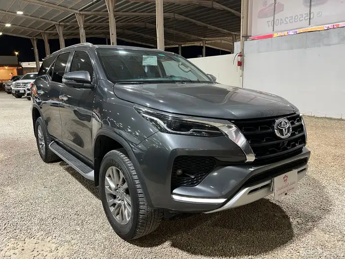 تويوتا فورتشنر 2024 VX3 سته سلندر بنزين 1