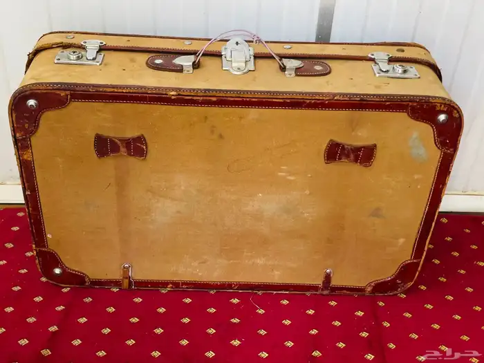 شنط سفر قديمه 11