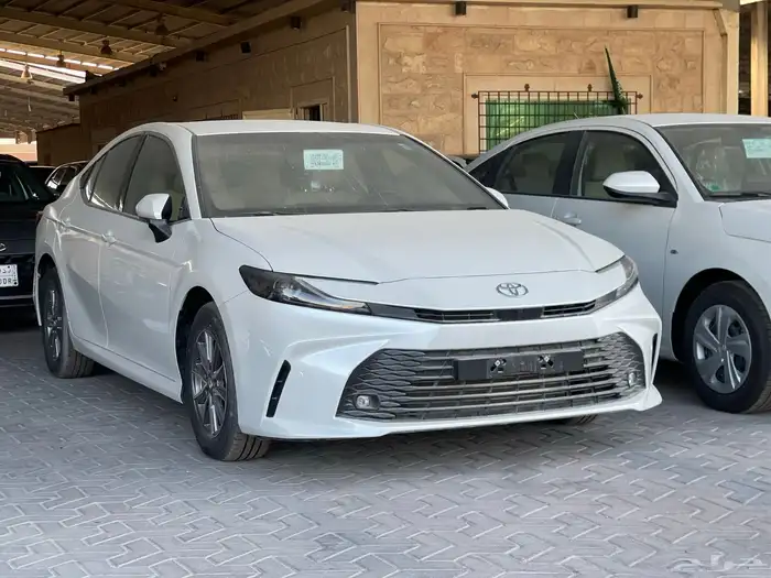 تويوتا كامري موديل 2025 0