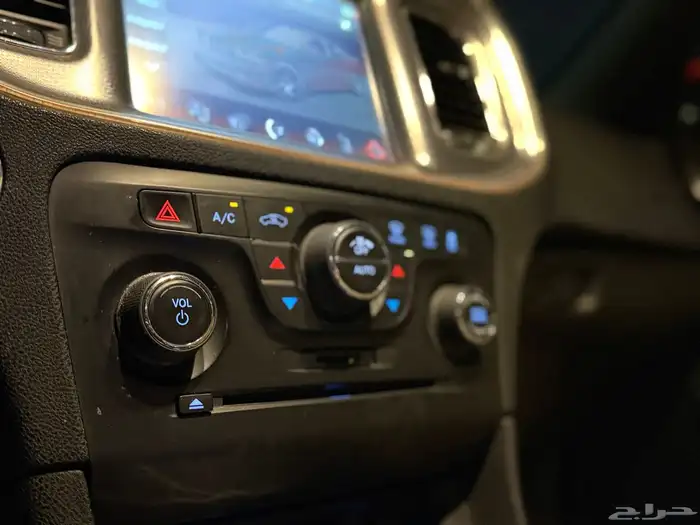 دودج شارجر 2012 11