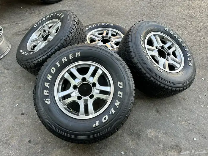 جنوط الحميد جيب ربع او شاص مع كفرات دنلوب 275.70.16 ت22 26