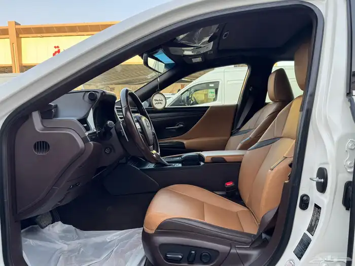 لكزس ES300 هايبرد 2020 5