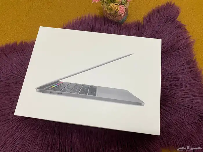 ماك بوك برو نظيف جدا 1