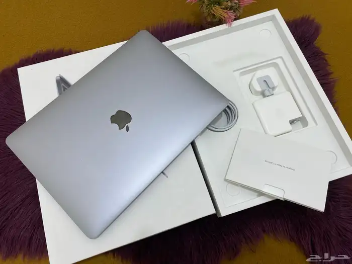 ماك بوك برو نظيف جدا 4