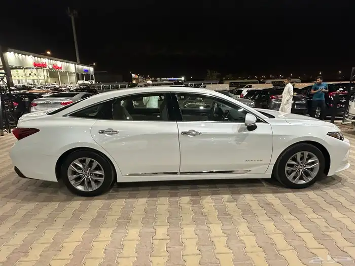 تويوتا افالون موديل 2022 تورينق نظيفه جدا 4