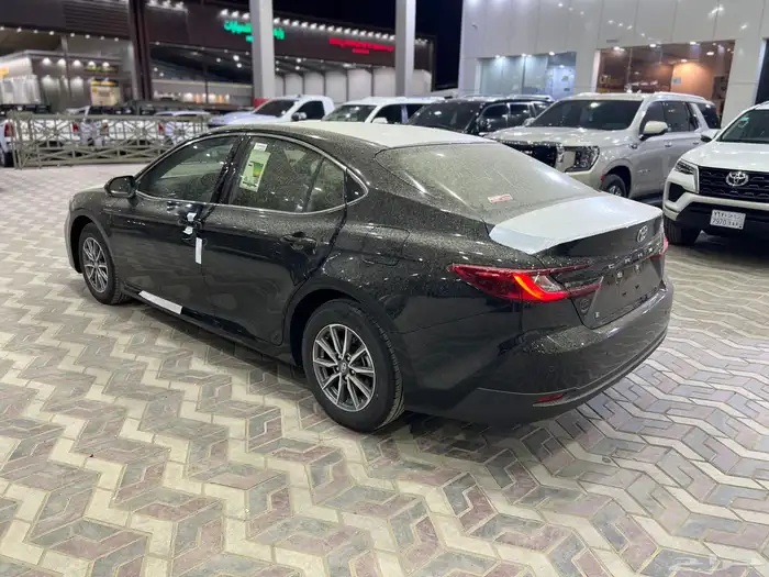 تويوتا كامري 2025 ستاندر سعودي اصفار صادر لوحات لون 2