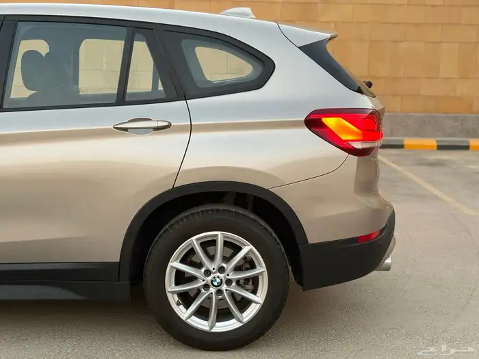للبيع BMW X1 2022 وكاله 12