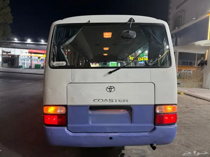 كوستر بنزين موديل 2010 مخزن 30 مقعد 2