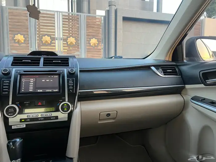 كامري 2017 فل كامل GLX بدي وكاله حتى صدامات وكاله نظيفه جدا 28