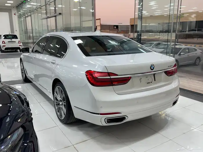 بي ام دبليو 730i 2017 3
