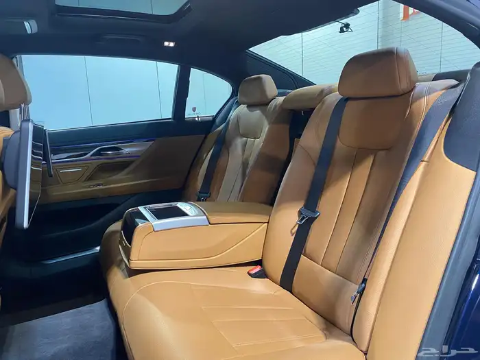 بي أم دبليو 2018 730Li(عداد قليل ) بحالة ممتازة 23