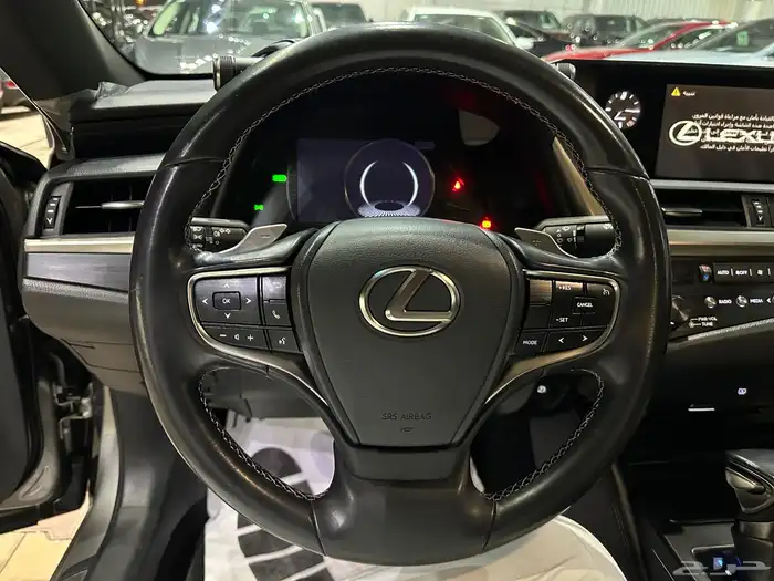 لكزس ES300 هايبرد موديل 2019 نظيفه جدا 6