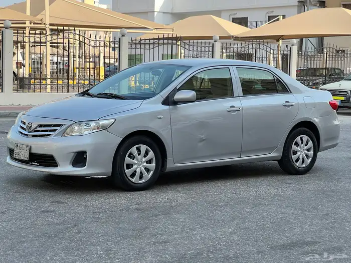 تويوتا كورولا موديل 2013 نظيف 1