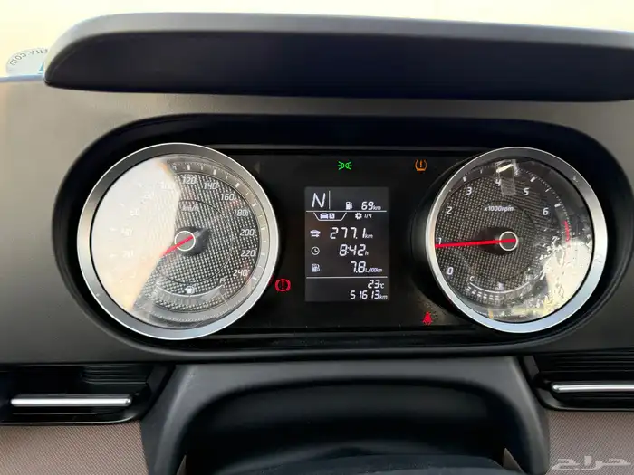 اكسنت 2025 لون رمادي 12