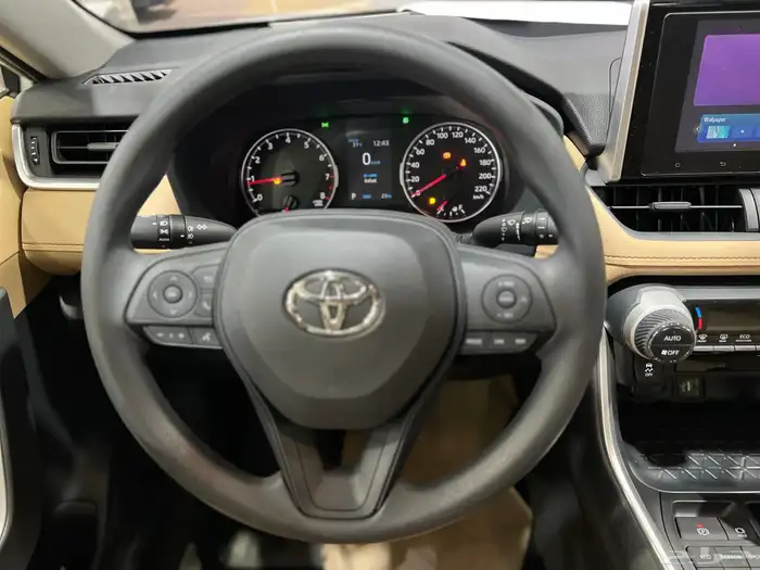 تويوتا   راف فور XLE بنزين فتحة 2023 جديد سعودي 108.100شامل 16