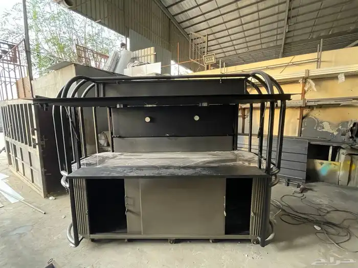 طاولات كورنن بوث استيشن كوشك ستاند جميعها على الطلب 9