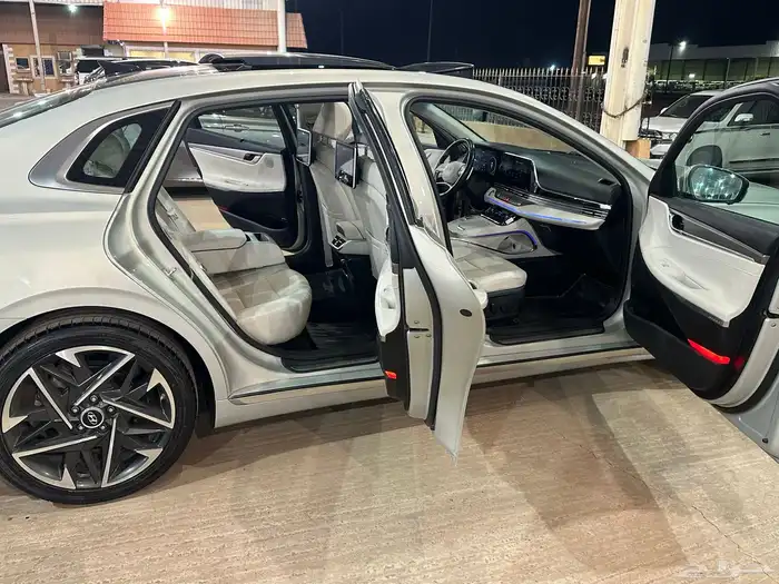 ازيرا بريميوم V6 موديل 2022 فل كامل 7