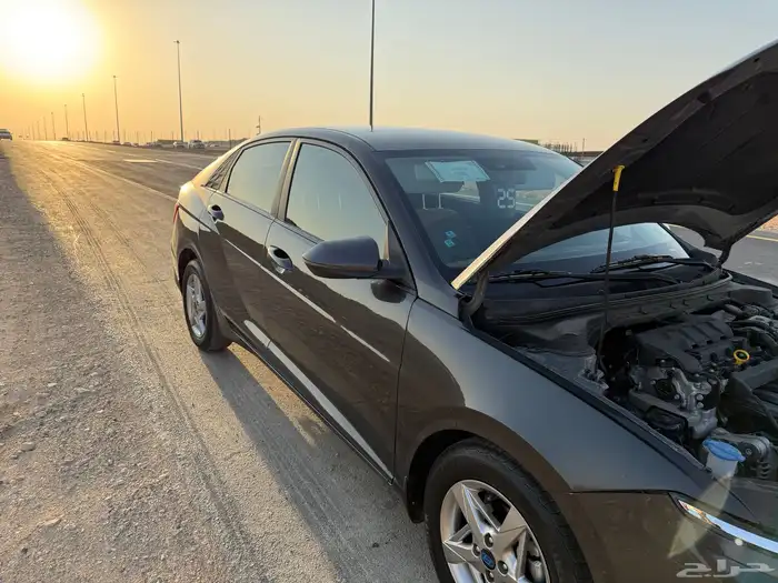 اكسنت 2025 لون رمادي 43