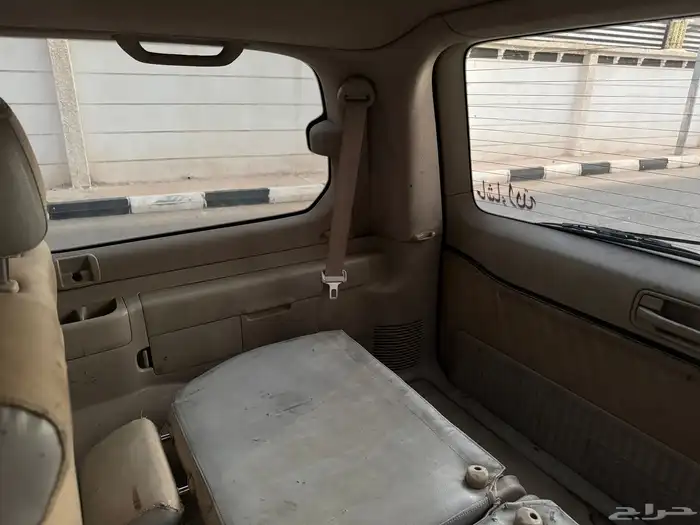 للبيع صالون لكزس 8