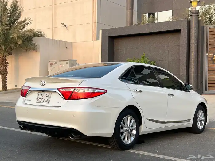 كامري 2017 فل كامل GLX بدي وكاله حتى صدامات وكاله نظيفه جدا 12