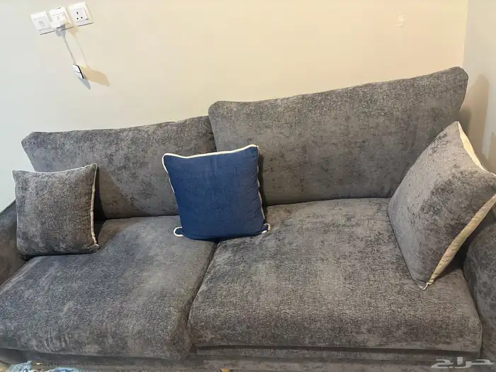 كنب جديد تم شراؤه من أسبوع ونص   سبب البيع نقل إلى مكان اخر 0