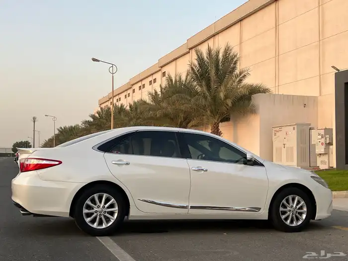 كامري 2017 فل كامل GLX بدي وكاله حتى صدامات وكاله نظيفه جدا 16