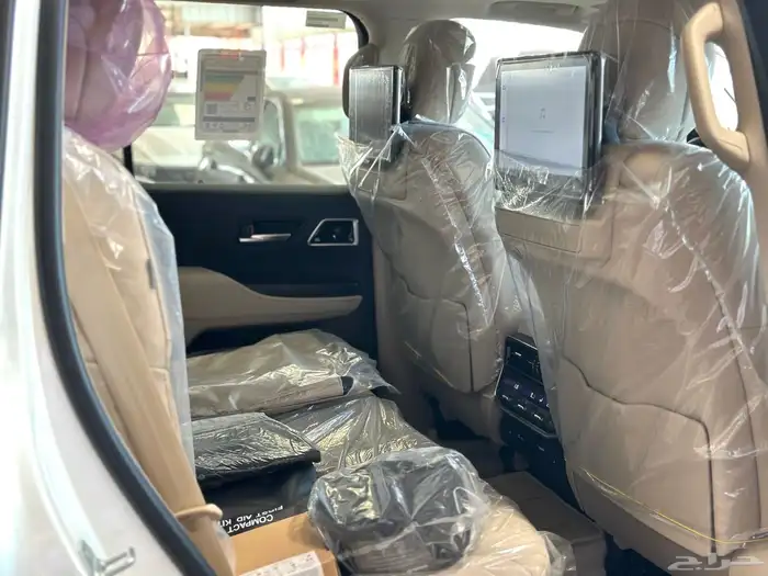 تويوتا لاندكروزر VXR فل كامل خليجي 11