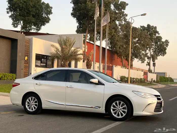 كامري 2017 فل كامل GLX بدي وكاله حتى صدامات وكاله نظيفه جدا 3