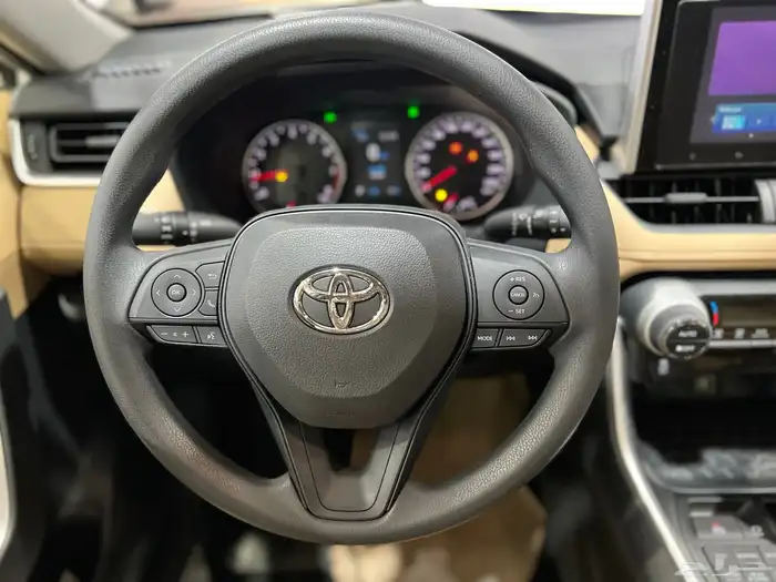 تويوتا   راف فور XLE بنزين فتحة 2023 جديد سعودي 108.100شامل 17