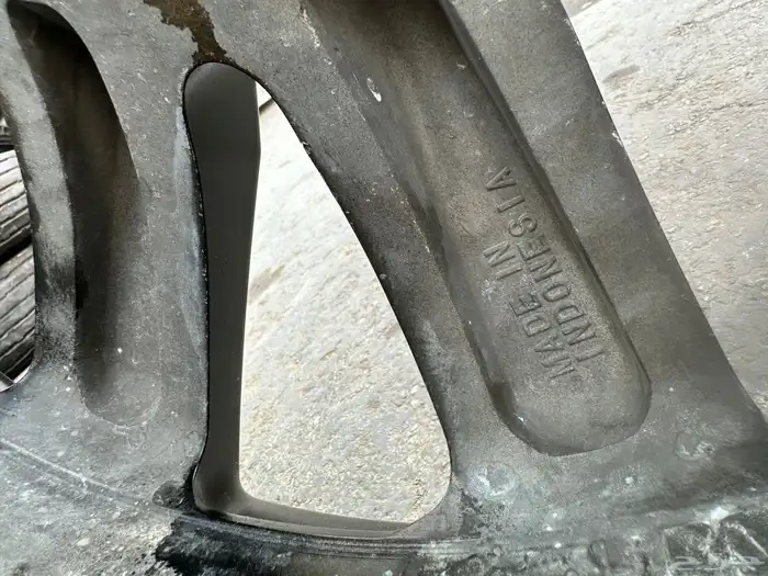 جنوط لكزز اصلي وكاله  مقاس 21 1