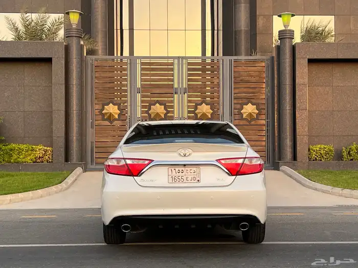 كامري 2017 فل كامل GLX بدي وكاله حتى صدامات وكاله نظيفه جدا 9