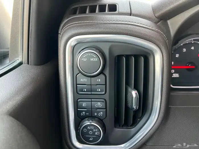 شيفرولية سلفرادو 2021 سعودي RST قير علاق 8 سرندل شبه جديد 10