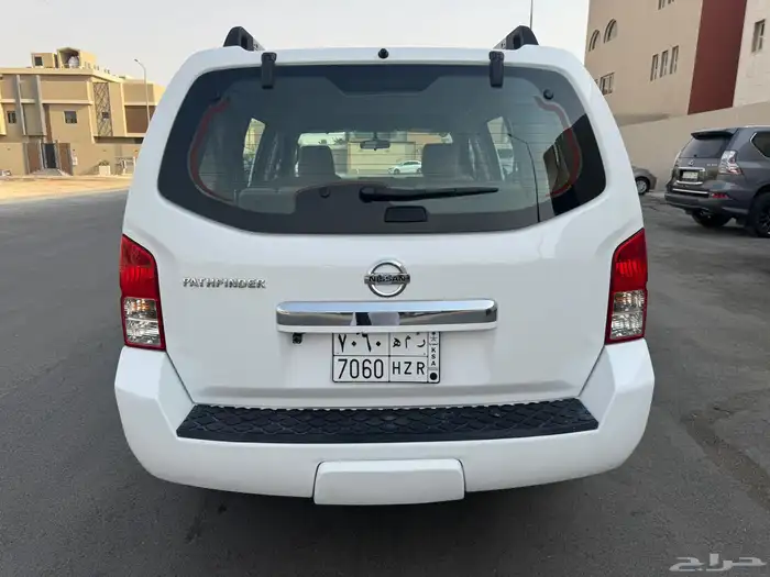 باثفندر 2011 م دبل العداد 252 الف كلم 10