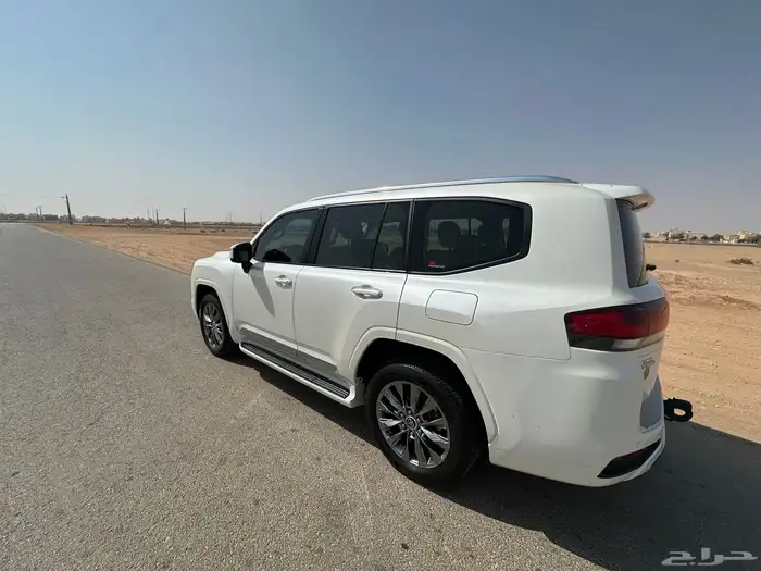لاندكروزر GXR L4 موديل 2024 سعودي 5