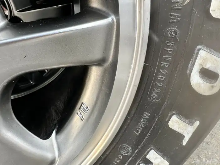 جنوط الحميد جيب ربع او شاص مع كفرات دنلوب 275.70.16 ت22 7