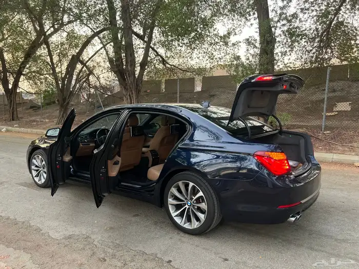 مخزن BMW 730LI الناغي 2015 مواصفات خاصة 9