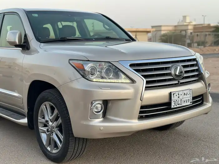 لكزس 2013 سعودي فل كامل DD بدي ومحركات شرط وكاله نظيف جدا 5