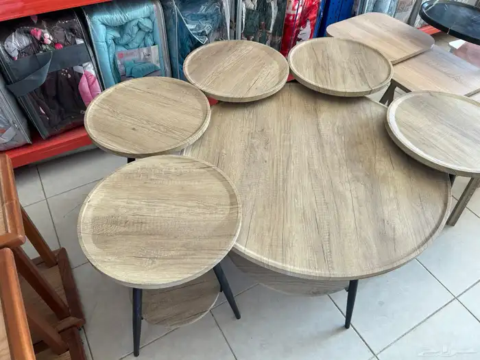 يوجد الينا طولات ارضيه وطولان طعام وطولات داخل 4