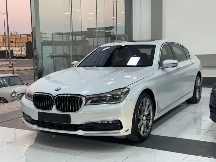 بي ام دبليو 730i 2017 2