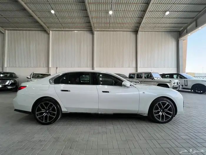 بي ام دبليو 740 موديل 2023 5