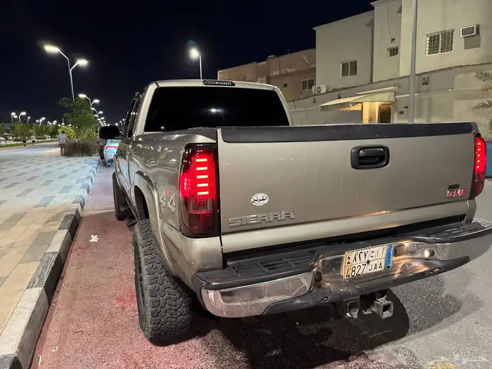 جي ام سي 2003 HD 7