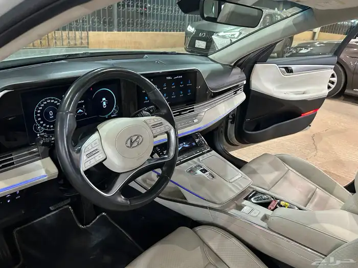 ازيرا بريميوم V6 موديل 2022 فل كامل 36