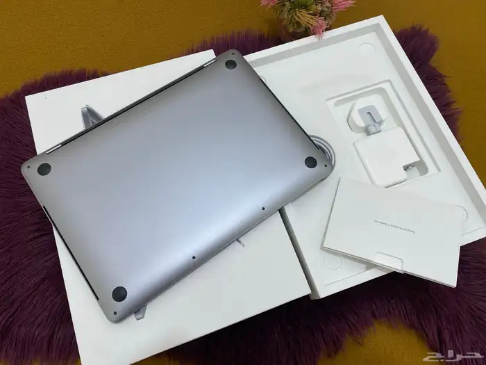 ماك بوك برو نظيف جدا 7