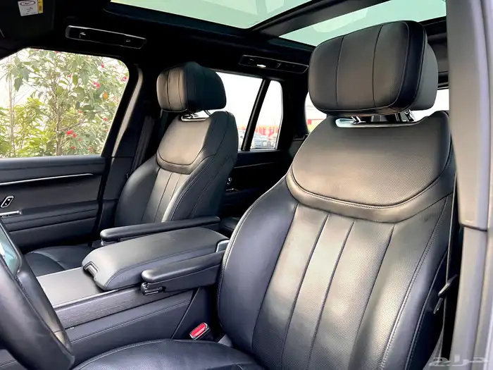 رنج روفر Autobiography 2022 7