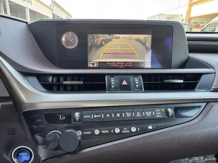 لكزس ES300 هايبرد 2020 8