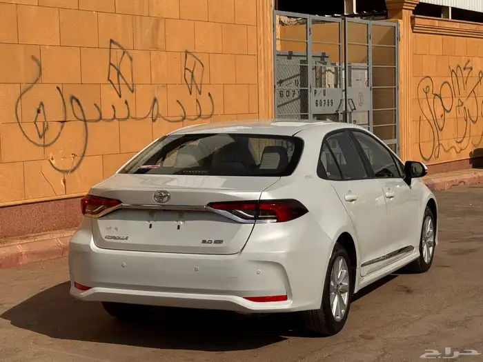 كورولا 2025 مكينة 2000 بحالة الوكالة ممشى قليل 6