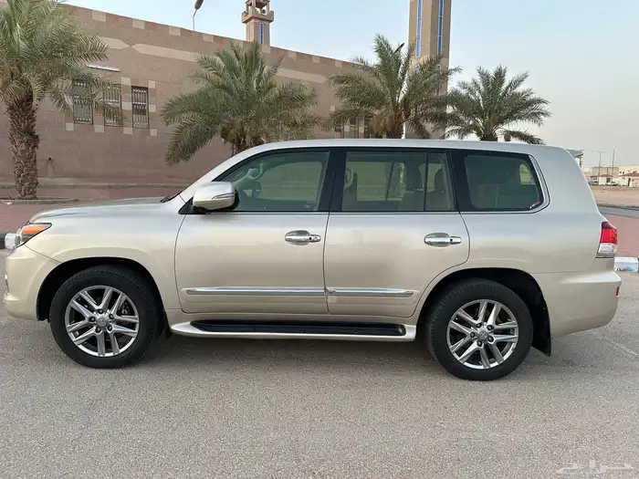 لكزس 2013 سعودي فل كامل DD بدي ومحركات شرط وكاله نظيف جدا 7