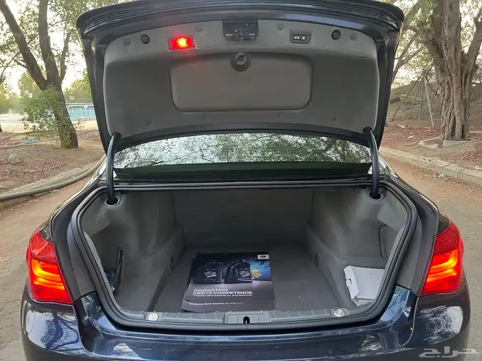 مخزن BMW 730LI الناغي 2015 مواصفات خاصة 16