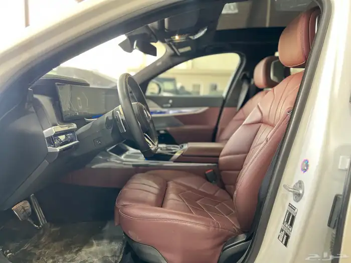 بي ام دبليو 740 موديل 2023 13